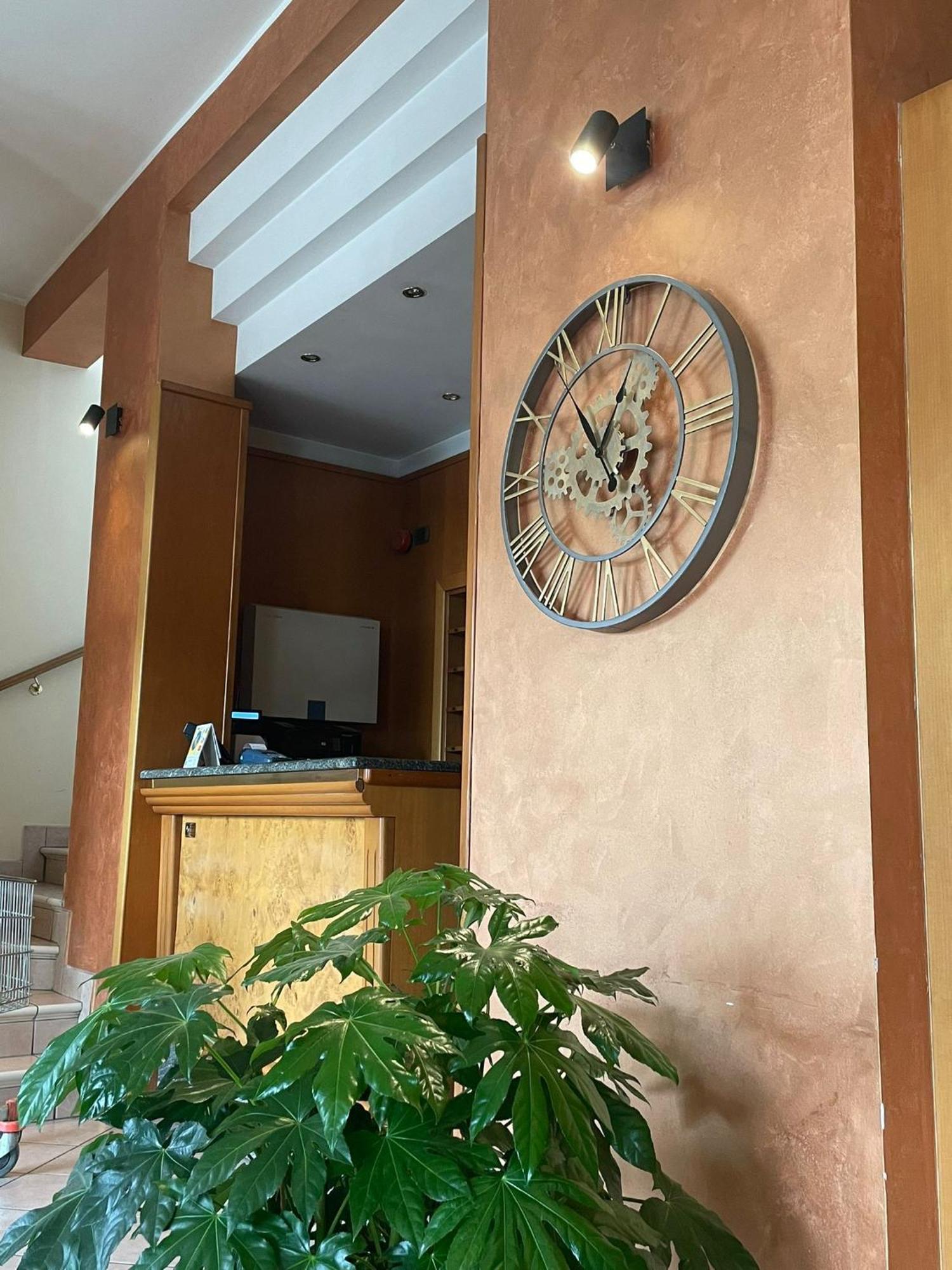 Hotel Arda Fiorenzuola Fiorenzuola d'Arda Luaran gambar